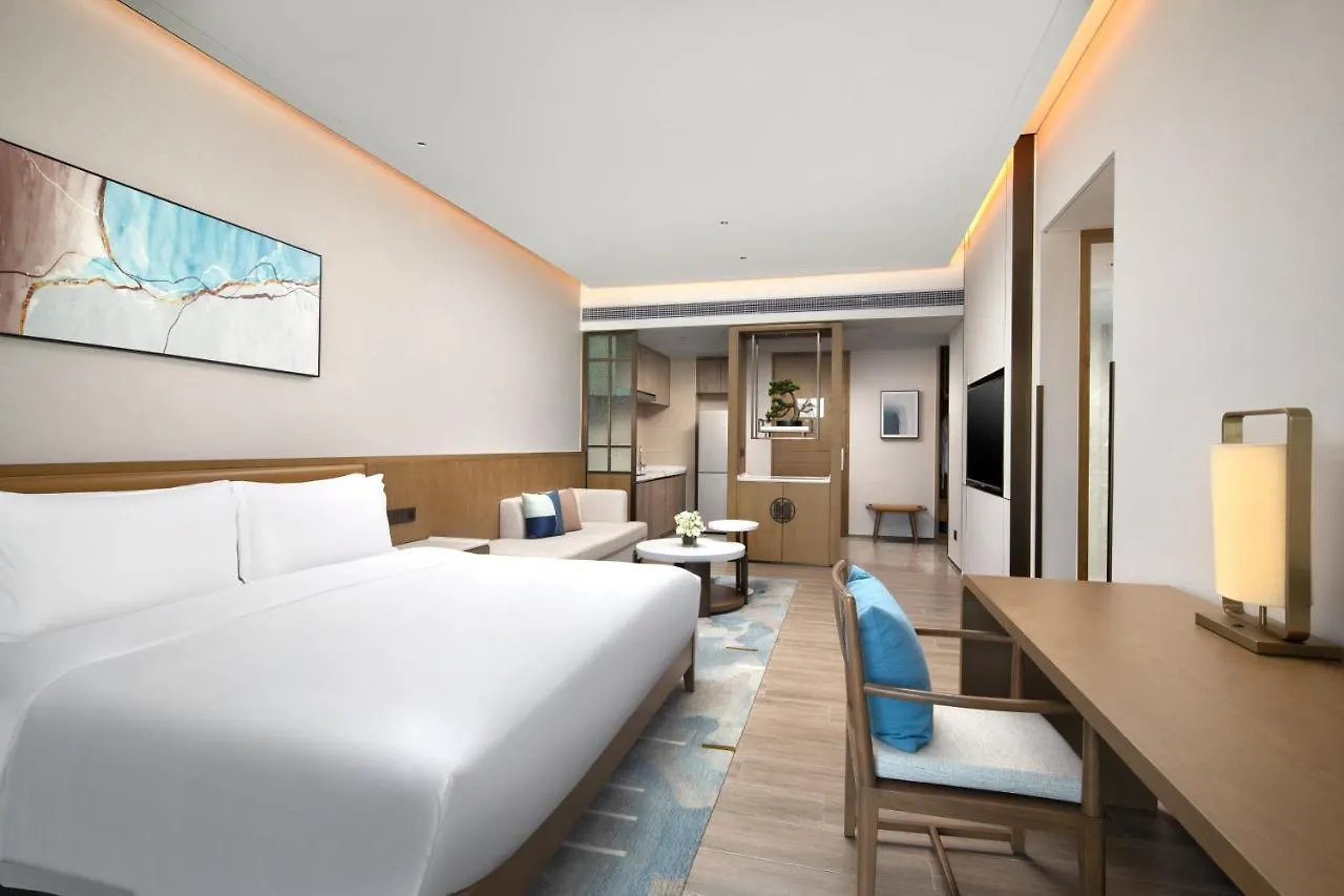 Holiday Inn & Suites Sanya Yalong Bay