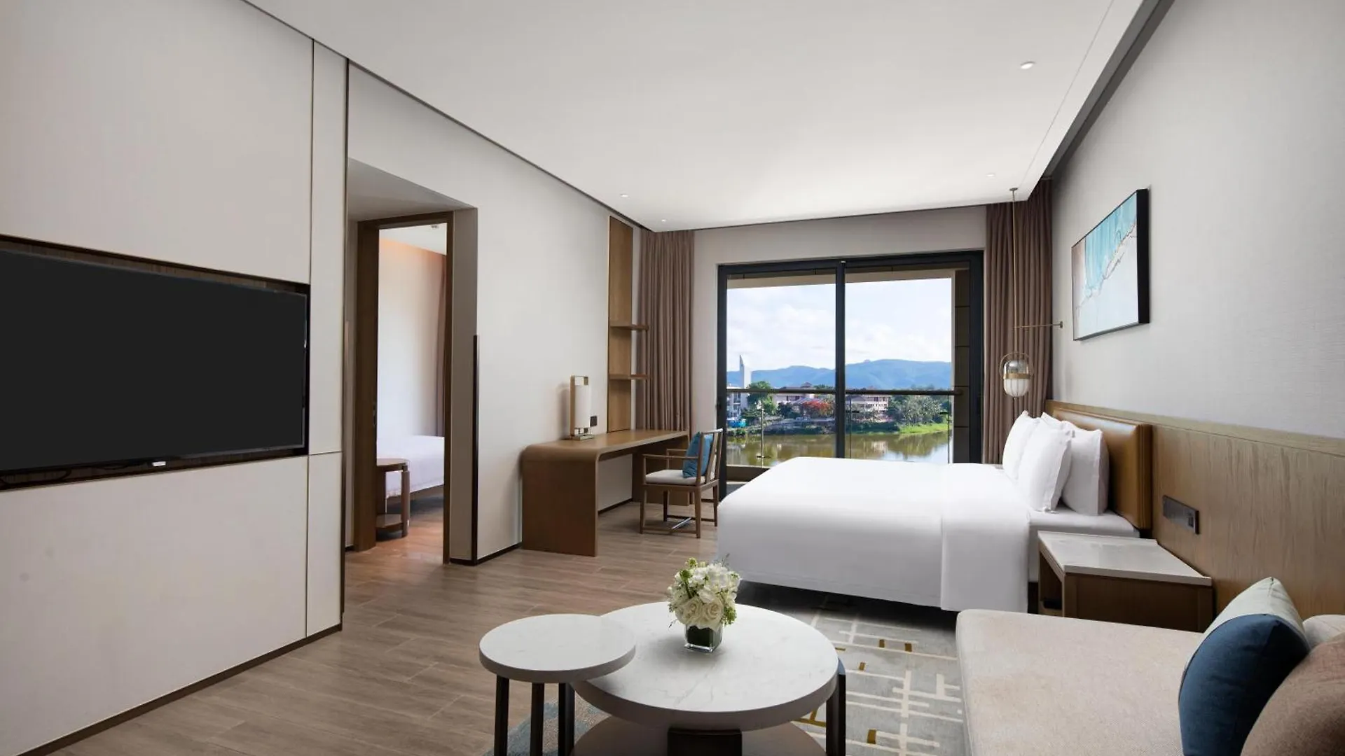 Holiday Inn & Suites Sanya Yalong Bay Hotel