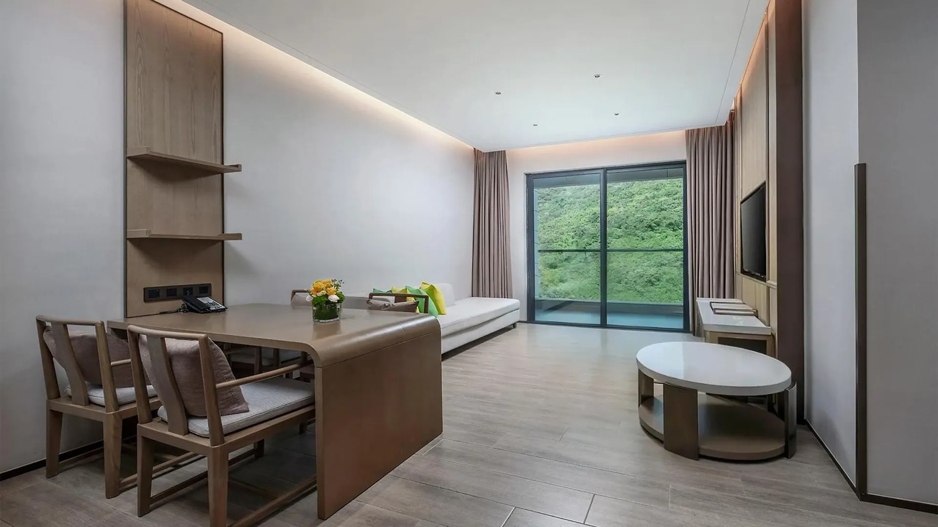 Holiday Inn & Suites Sanya Yalong Bay Hotel