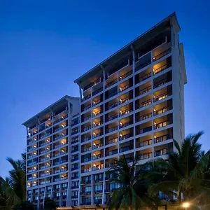 Ramada Plaza By Wyndham Bay Санья