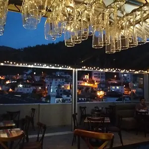 旅馆 樱花套房旅舍 费特希耶