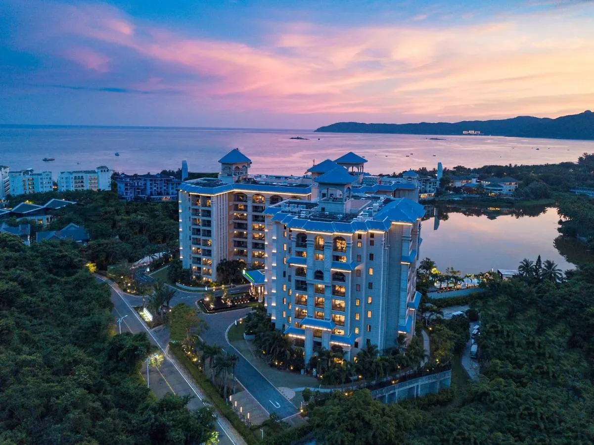 Holiday Inn & Suites Sanya Yalong Bay 5*,