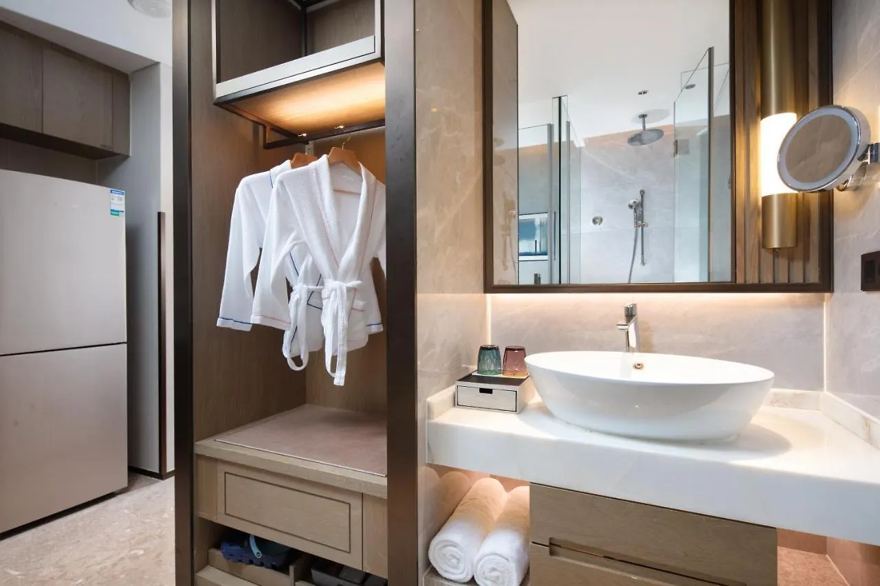 Holiday Inn & Suites Sanya Yalong Bay 5*,
