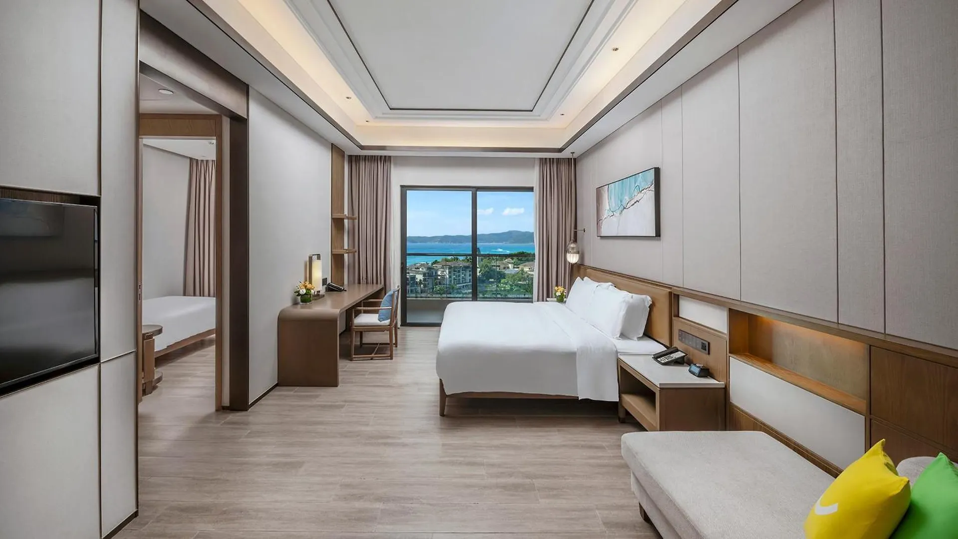 Holiday Inn & Suites Sanya Yalong Bay Hotel